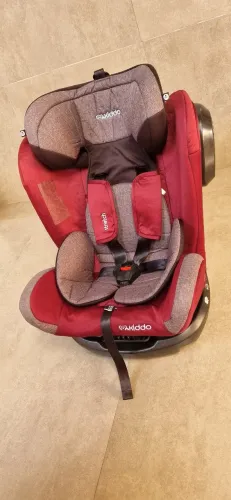 Cadeirinha Kiddo reclinável para crianças de 0 a 36 kg. Excelente estado de conservação.