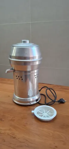 Espremedor Extrator de Suco / Motor 500W, cor alumínio, frequência 60HZ, 127V/220V
