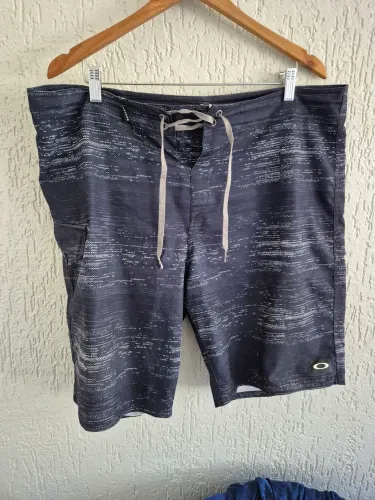 Bermuda Masculina OAKLEY surf wear. 