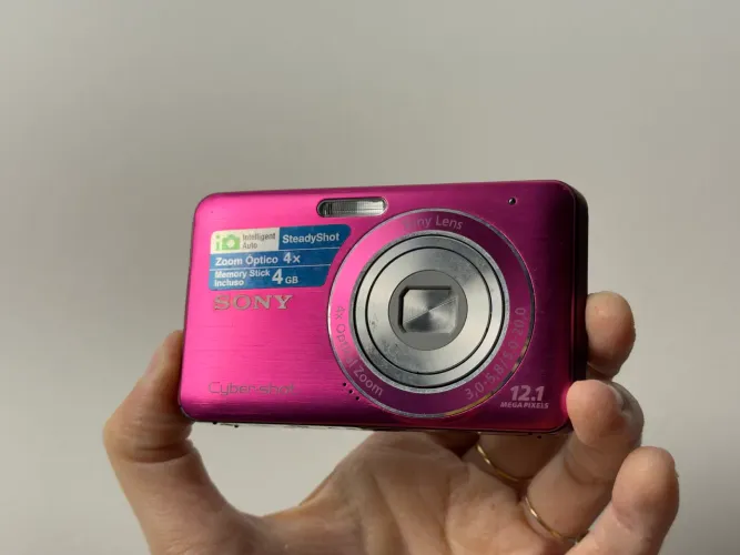 Sony Cybershot DSC-W310 - 12.1MP. Completa!