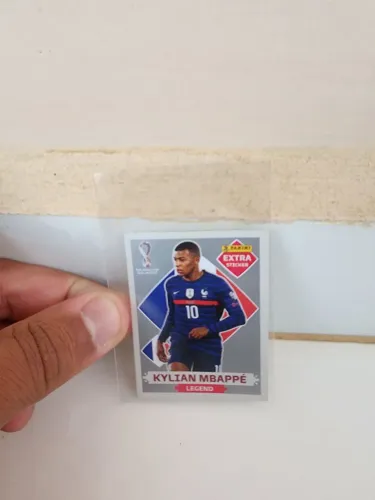 Figurinha Legend Kylian Mbappé Prata Copa do Mundo 2022