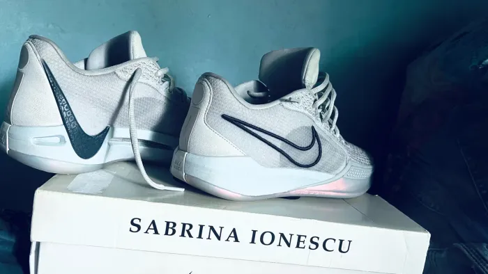 Tênis Nike Sabrina 1