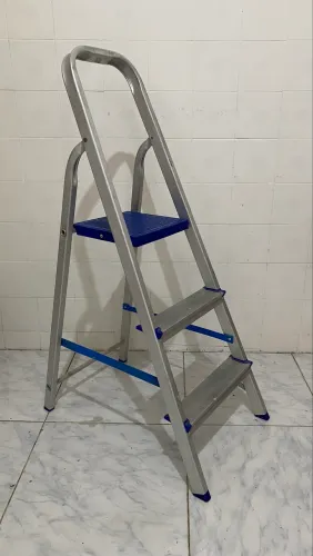 Escada de Alumínio 3 Degraus com Plataforma