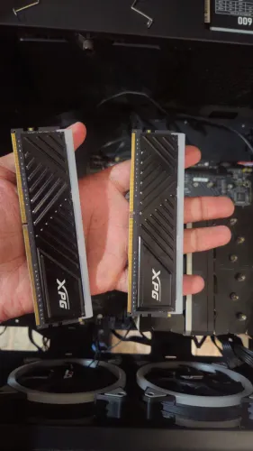 Memória RAM XPG D35G RGB 32 GB (2x16 GB) DDR4 3600 MHz CL18