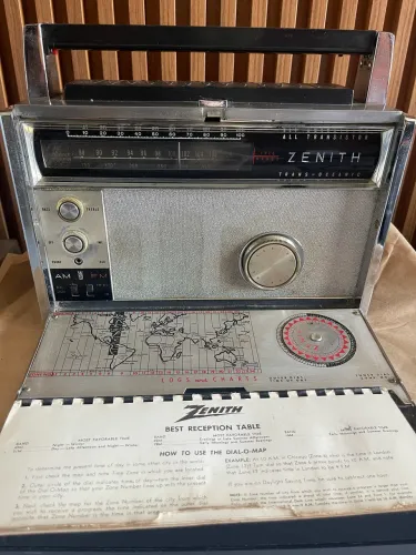 Rádio Antigo Zenith Trans-Oceanic Royal 3000-1 - Para Restauro (Com Manual e Antena)