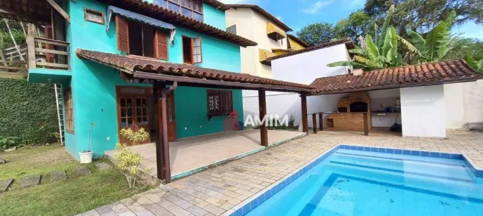 Casa com 3 Quartos à Venda, 270 m² Por R$ 790.000 - Maria Paula - Niterói/RJ