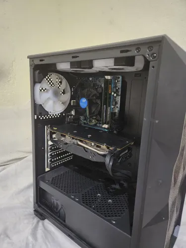 Pc gamer barato pra sair depressa valor negociável 