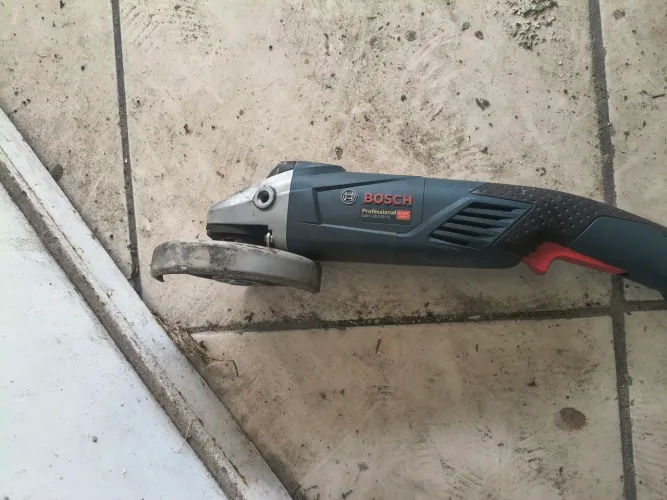 vendo Esmerilhadeira profissional Bosch GWS 18.125 pL