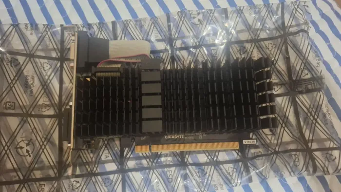 Placa de Vídeo Gigabyte GeForce GT 710 2GB DDR3