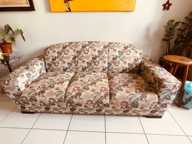 Vendo sofá retrô 3 lugares