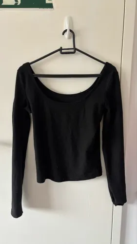 Blusa Preta Manga Longa Básica 