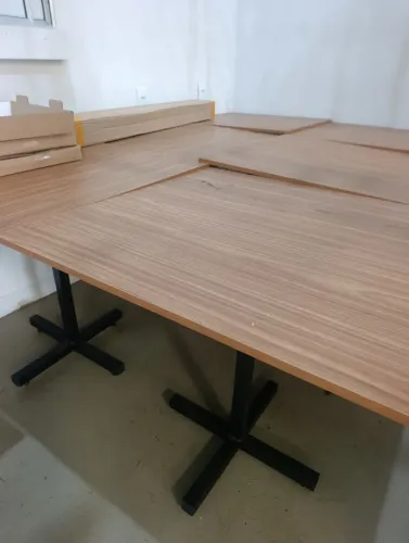 10 mesas com tampo MDF e base ferro 70x70