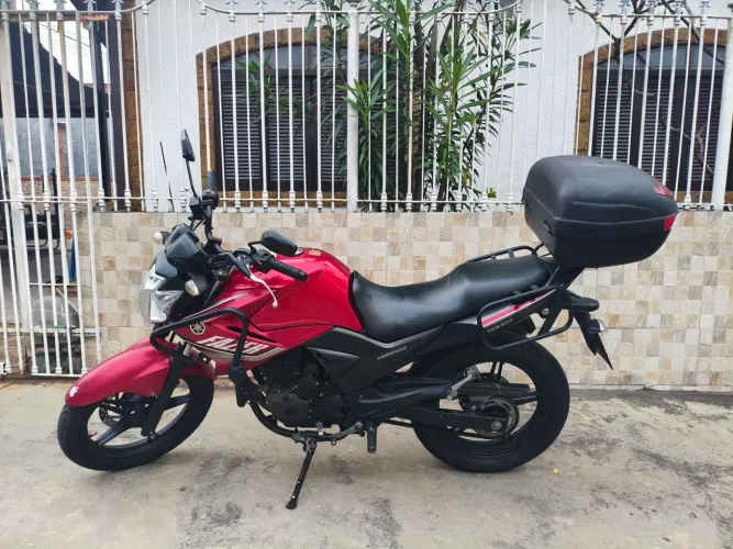 Yamaha Fazer 250 ótimo estado. Vendo ou troco!