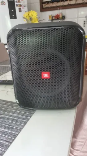 PRA VENDER LOGO. DESAPEGANDO. Jbl com dois microfones