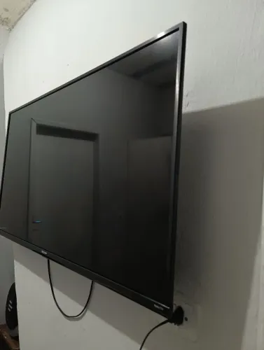 Tv de 32 polegadas funciona só o visor que está com a tela preta