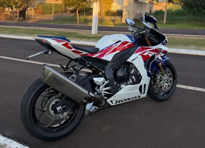 CBR 1000 Triple R Ed. Especial N.1842