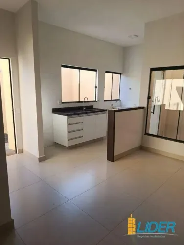 LINDA CASA GEMINADA DISPONÍVEL PARA ALUGUEL NO SHOPPING PARK