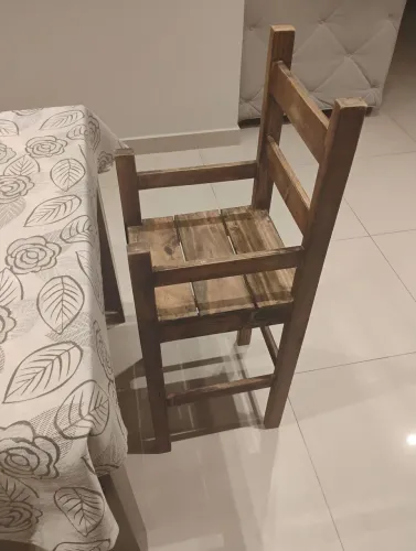 Cadeira alta de alimentação infantil