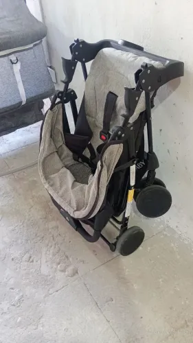 Berço e carrinho de bebê por 600,00