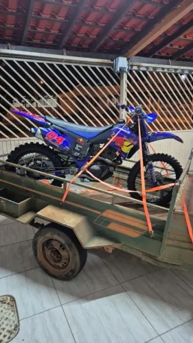 Moto de trilha TTR 230
