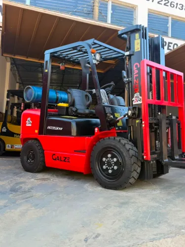 EMPILHADEIRA GALZER GLP CAPACIDADE 3 TON TORRE TRIPLEX MÁQUINA NOVA !!!!