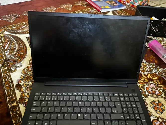 Lenovo V15 (Aceito oferta)