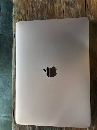 Vendo MacBook Air M1 - 2020 (Rosa)