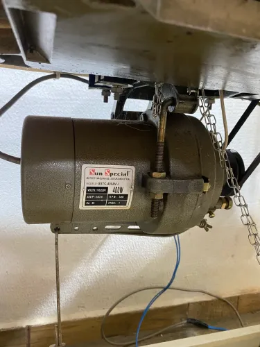 Maquina de costura overlock