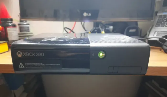 Xbox 360 Super Slim Com Defeito - Liga, Sem Imagem