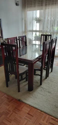 Móveis de sala de jantar completa.