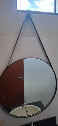 Espelho Decorativo Redondo 60cm Com Suporte / Cor Couro preto