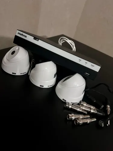 SISTEMA DE CÂMERAS MAIS DVR