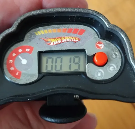 Marcador de passos antigo Hot Wheels funcionando com 3:pilhas novas