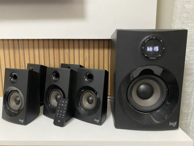 Caixa de Som Multimídia Logitech Modelo Z607 / Bluetooth