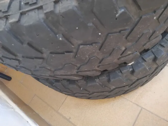 Pneus off-road meia vida