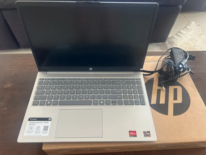 Novo Notebook HP touch 15,6 P, Ryzen 7, 16 GB ram, SSD 512 GB,Windows 11