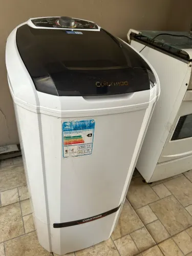 Vendo um tanquinho colormaq 15kg novo, ainda com plástico no painel