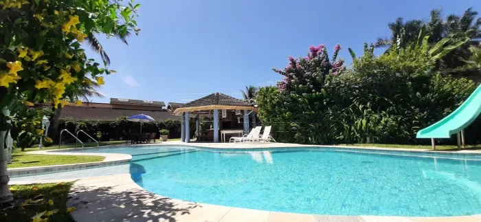 Casa em condomínio com 6 dormitórios, ampla piscina e espaço gourmet, na praia Domingas Di