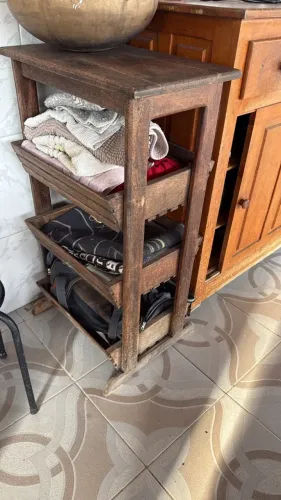 Fruteira em madeira rústica