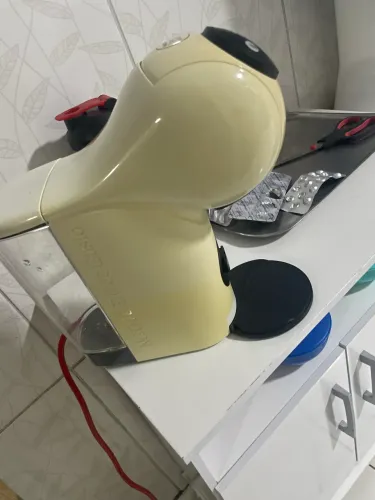Vendo cafeteira cápsula dolce para retirada de peças 