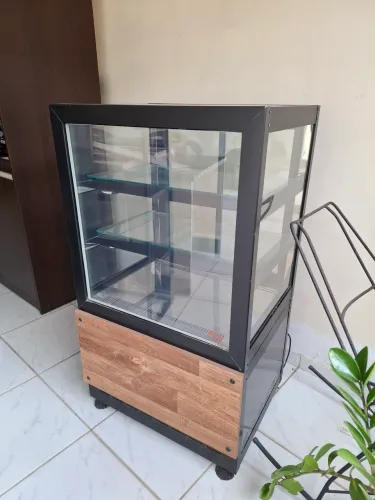 Vitrine refrigerada ômega70cm frontal super nova 