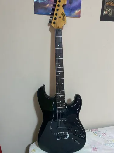 Vendo ou Troco Guitarra Stratocaster
