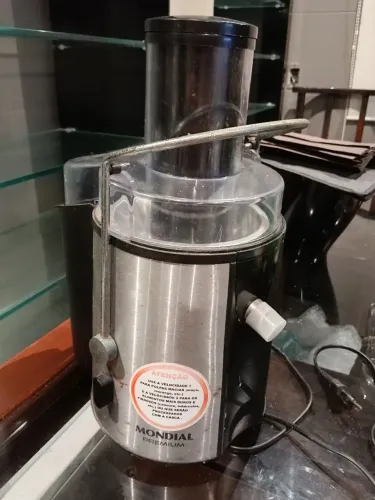 Extrator Centrífuga De Alimentos Elétrico Frutas Sucos Espremedor   110/220v