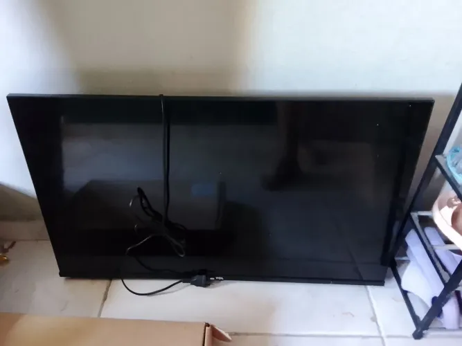 Vendo TV TCL 