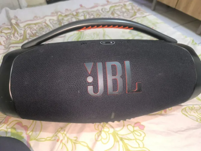 JBL Boombox em Excelente estado ?