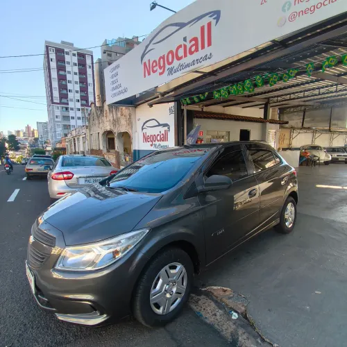 Chevrolet Onix Hatch LS 1.0 8V Flex Power Mec. 4P 2015
