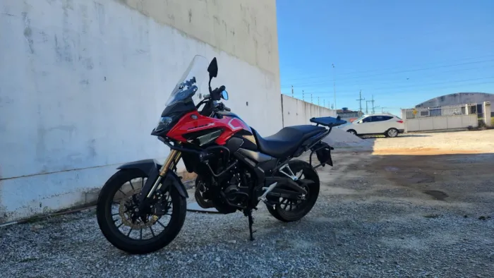 CB500X Com Acessórios e Capacete