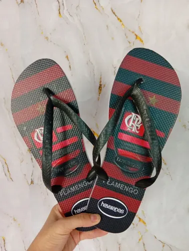 Sandália estilo havaianas