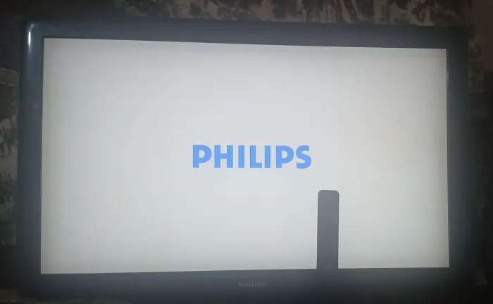 TV Philips 40" com Controle conserto ou retirar peças