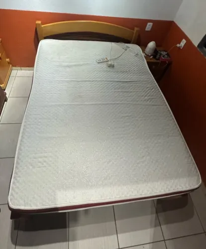 Colchão Casal Ortopédico Massageador. Exc. Conservação.